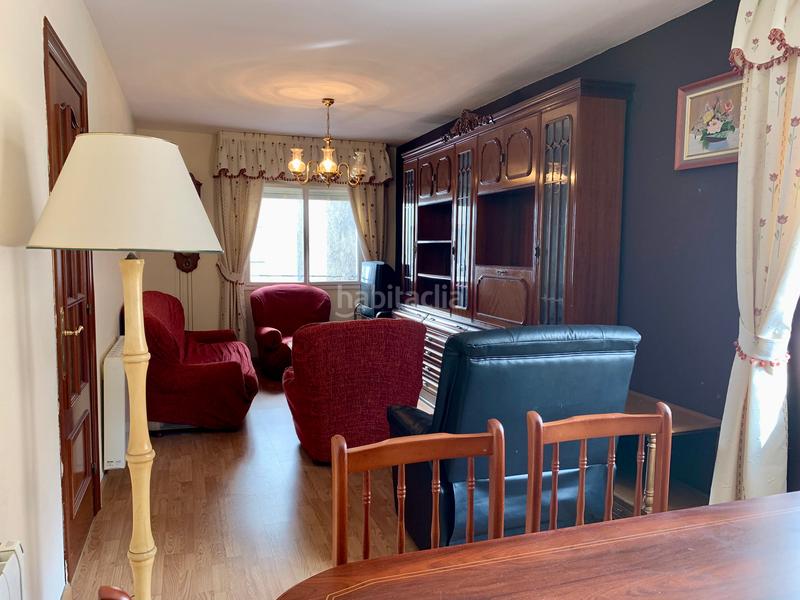 Foto a0b2e71d-1ab2-4a29-8a50-d63f1c5e23da. Piso  de 3 dormitorios, cocina con despensa, salon comedor, baño con ducha y ventana y ascensor. en Gijón