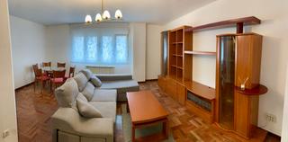 Alquiler Piso  Calle poeta alfonso camín. Al lado del c. c los fresnos. gran piso de 112 m2, 3 dormitorios