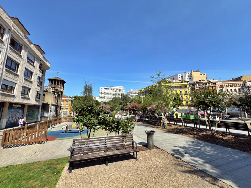Foto 0360dbc0-b4b4-4092-85fd-1abd388fe954. Piso "extraordinario piso en venta en el Centro . muy soleado y luminoso. en Gijón