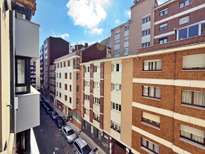 Foto 0d9908ad-b185-4e48-b4ca-9b38622c0a42. Piso "extraordinario piso en venta en el Centro . muy soleado y luminoso. en Gijón