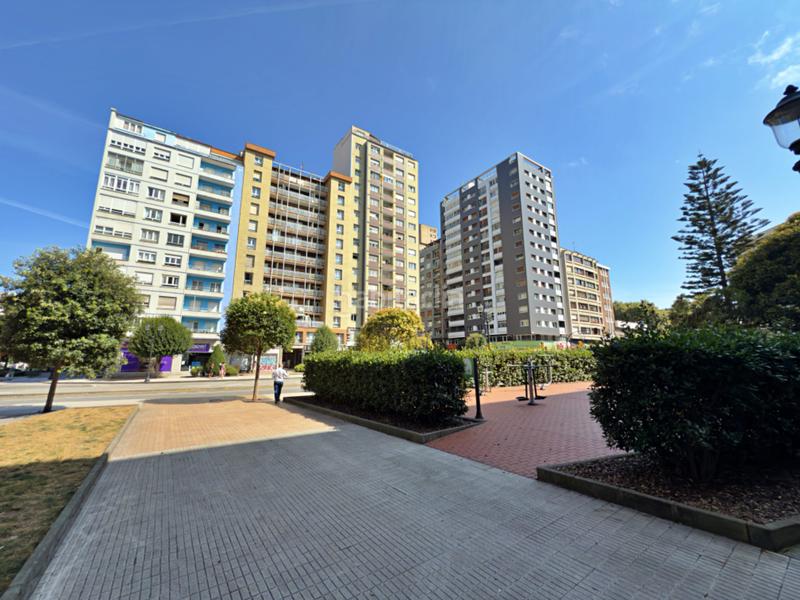 Foto 3f23eef6-78e2-4752-91d4-53a1933e6608. Piso "extraordinario piso en venta en el Centro . muy soleado y luminoso. en Gijón