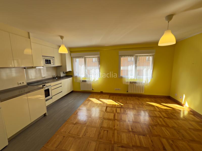Foto 86dbc209-322b-4604-a80d-520005022b43. Piso "extraordinario piso en venta en el Centro . muy soleado y luminoso. en Gijón