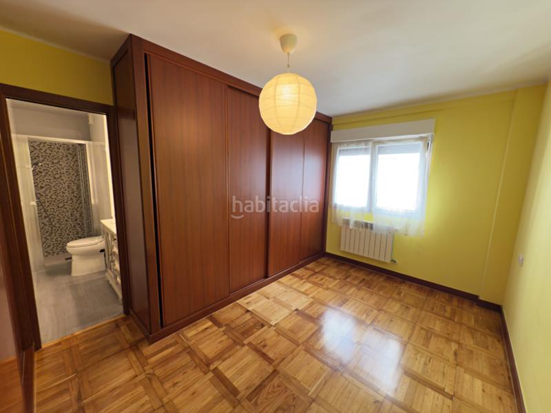 Foto 910ecdb2-bd35-4765-823c-0948b1af2b06. Piso "extraordinario piso en venta en el Centro . muy soleado y luminoso. en Gijón