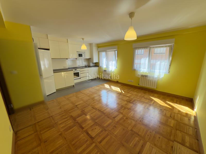 Foto 9fe9003b-6612-4f34-9975-00250e7feaf4. Piso "extraordinario piso en venta en el Centro . muy soleado y luminoso. en Gijón