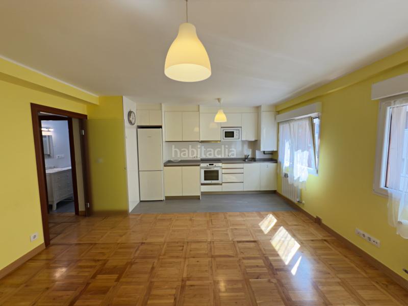 Foto d991b501-4e1d-4be5-879f-8d1211787f29. Piso "extraordinario piso en venta en el Centro . muy soleado y luminoso. en Gijón