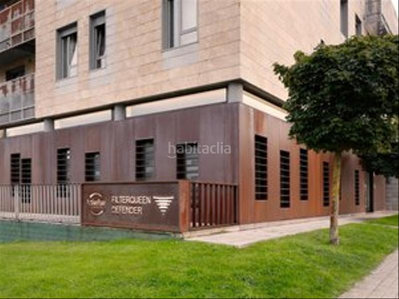 Foto 2bab9af6-9f11-4983-b7ef-1aa22dbd6e60. Alquiler local comercial 254m2 construidos en una planta en esquina en Viesques en Gijón