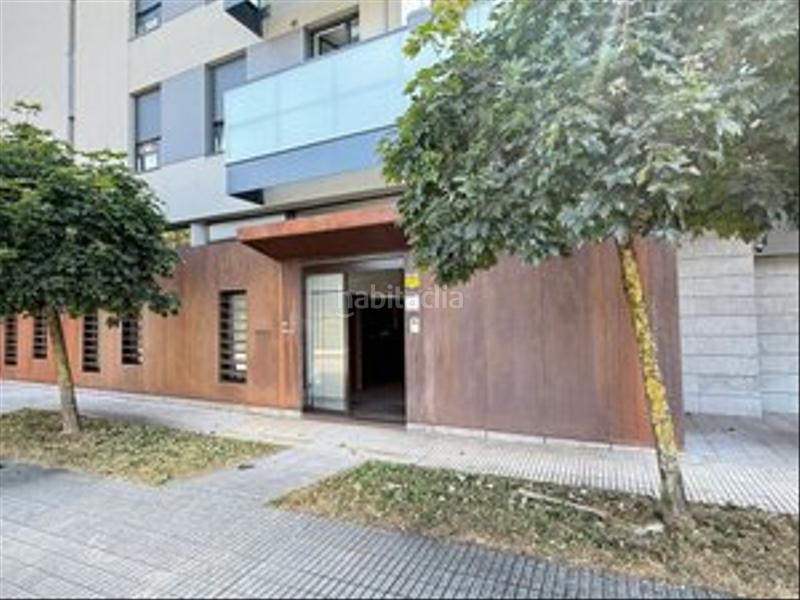 Foto 2c84d831-1286-495e-91eb-1c4c2dc1e25a. Alquiler local comercial 254m2 construidos en una planta en esquina en Viesques en Gijón