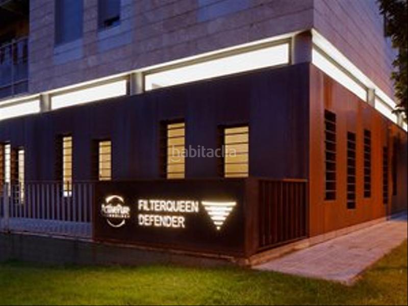 Foto 3f06fd11-7369-4970-94d3-2bb26100d753. Alquiler local comercial 254m2 construidos en una planta en esquina en Viesques en Gijón