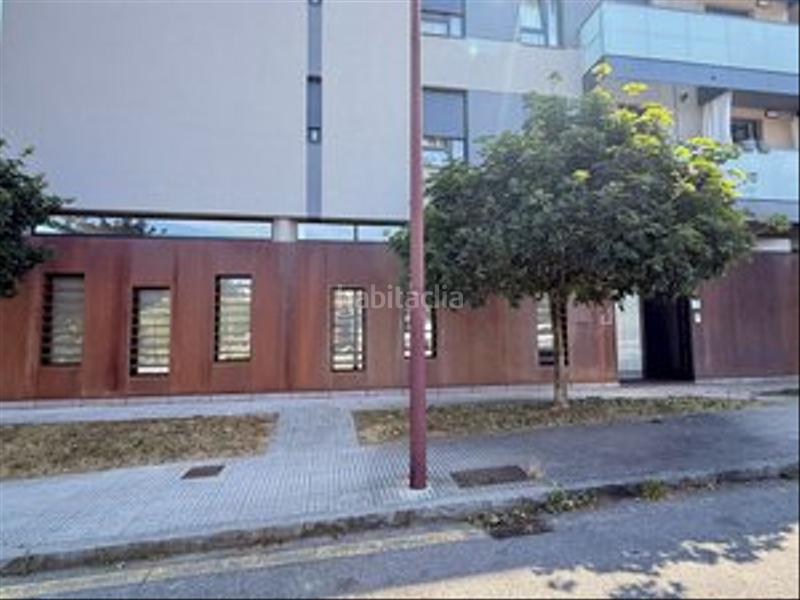 Foto 6f04cbf0-a887-4403-9108-6c94542eb3c2. Alquiler local comercial 254m2 construidos en una planta en esquina en Viesques en Gijón