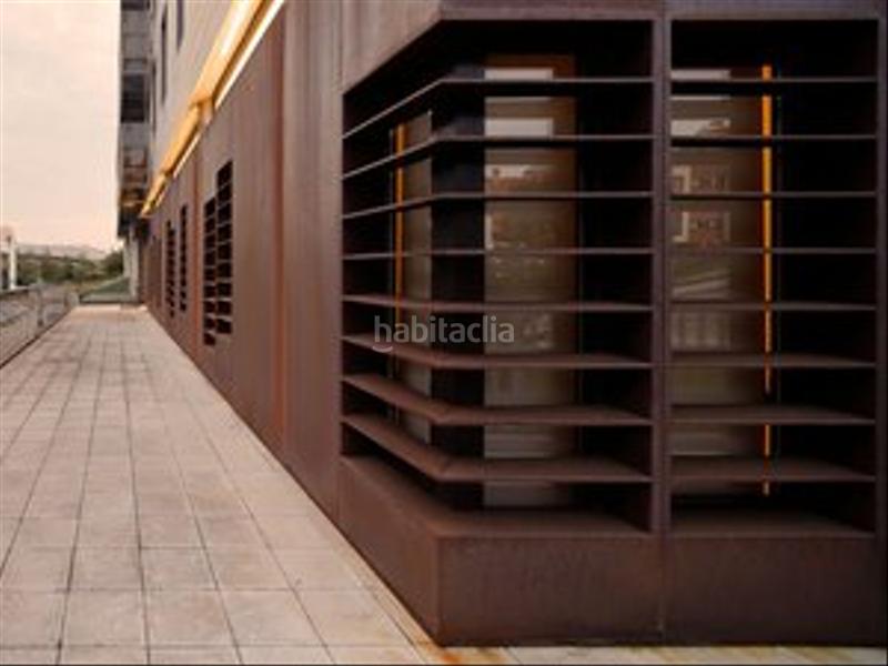 Foto 8f06217c-fa2d-4d9b-8303-f8737c20909f. Alquiler local comercial 254m2 construidos en una planta en esquina en Viesques en Gijón