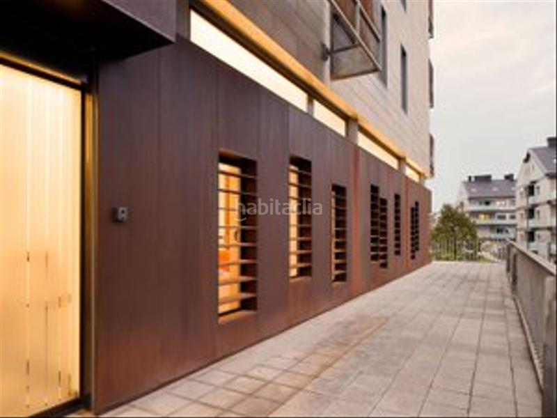 Foto a709962e-e262-45cb-a84d-8701f28c40a7. Alquiler local comercial 254m2 construidos en una planta en esquina en Viesques en Gijón
