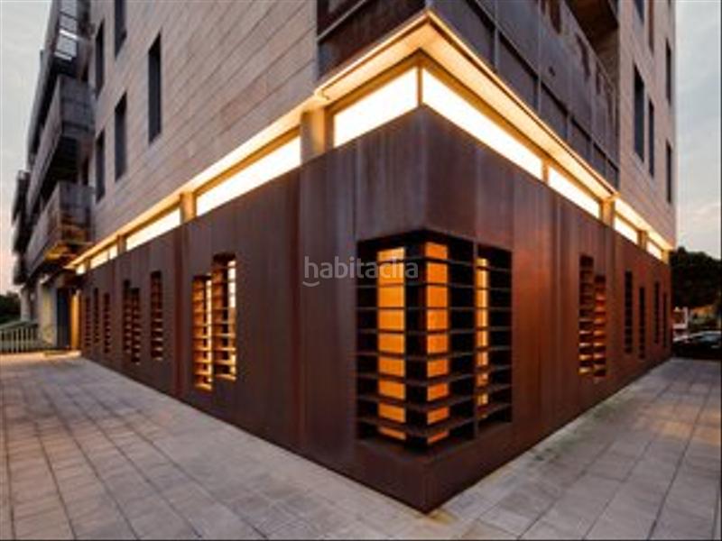 Foto dbdf8a9b-6935-4366-b587-4d4134f1457c. Alquiler local comercial 254m2 construidos en una planta en esquina en Viesques en Gijón