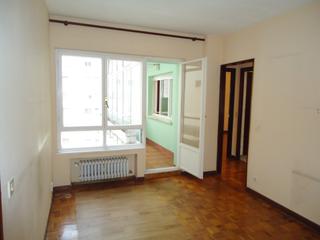 Appartement à Salesas - Foncalada - Campoamor. "piso para reformar en la calle la lila ".