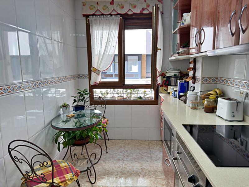 Foto 71f87bfc-e7c7-49bb-985a-1f01aa0f0b10. Pis amb calefacció a Centro Gijón