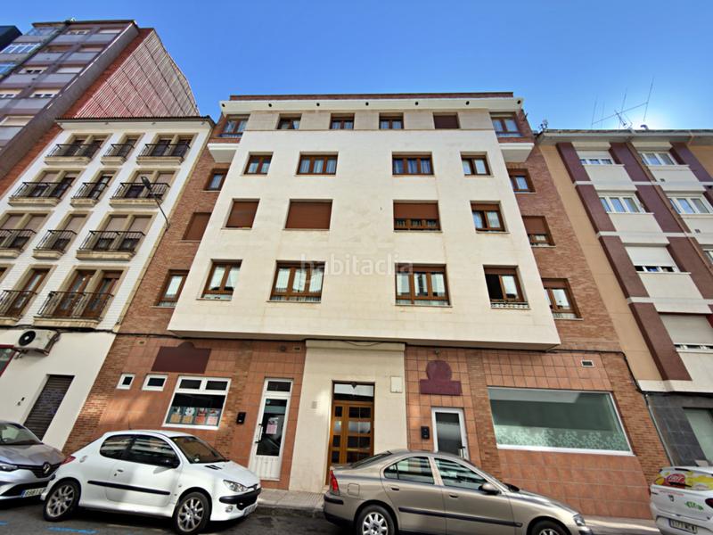 Foto b7c445fa-f3be-4015-b1a5-f3a38c597f5d. Pis amb calefacció a Centro Gijón