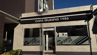 Lloguer Local Comercial  Calle puerto de somiedo. Cafetería con salida de humos totalmente adecuada.