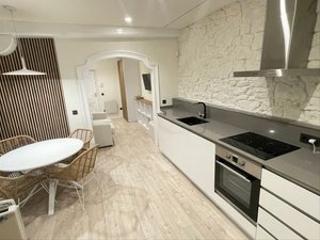 Apartament en Cimadevilla. Apartamento totalmente reformado en el barrio de cimadevilla.