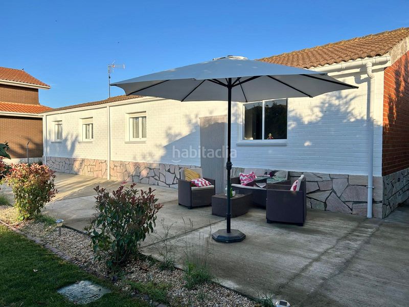 Foto b39ae0fb-86be-49ca-a22e-b06748117500. Casa amb xemeneia calefacció aparcament piscina a Mansilla de las Mulas