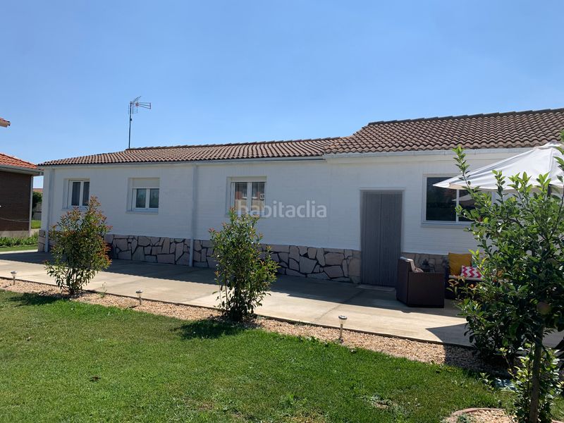 Foto e8032dac-56d8-4981-a0b0-a8e6011b61b4. Casa amb xemeneia calefacció aparcament piscina a Mansilla de las Mulas