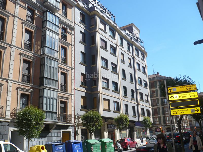 Foto f99679f8-f42a-4a32-b355-f9c126e78f34. Local comercial a Centro Gijón