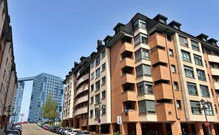 Appartement  Calle juan antonio álvarez rabanal. Piso espacioso ( 97 m2 ) y luminoso con orientación oeste.