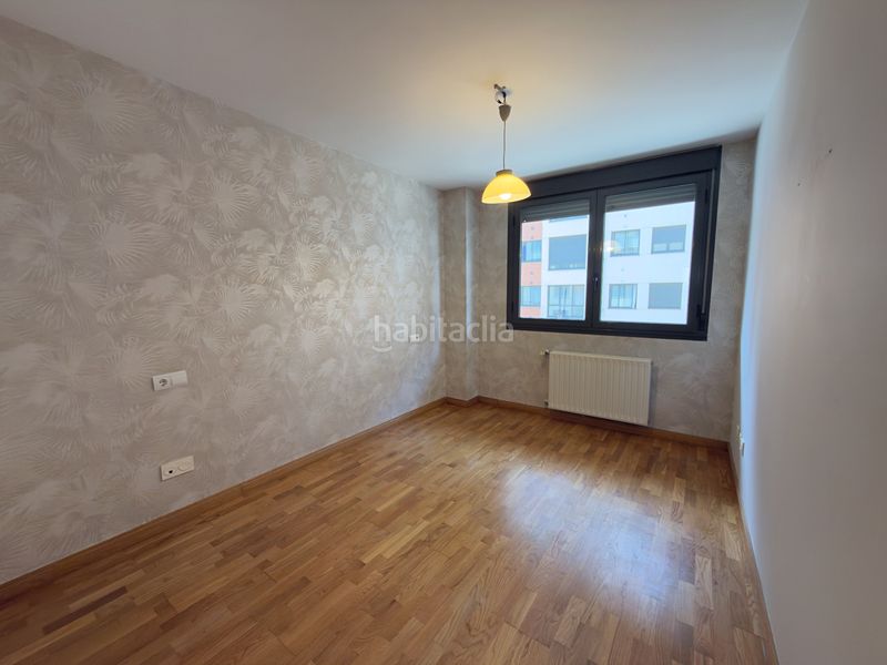 Foto 800960e4-67e1-4f01-a5db-3d6e1f0de1fe. Pis amb calefacció aparcament a Huca - La Cadellada Oviedo