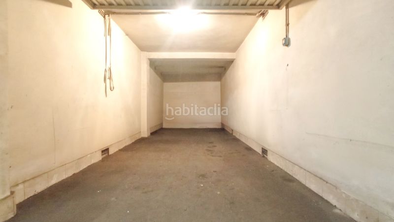 Foto 78c45313-7f1b-4942-b51b-367aee76183b. Aparcament cotxe a Llano Gijón