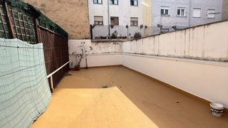 Apartament  Calle la argandona. Piso muy próximo al centro con una terraza de casi 28 metros
