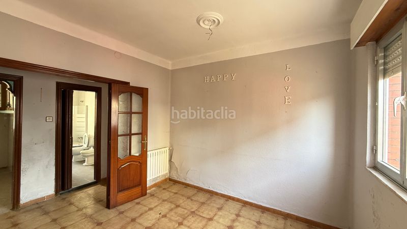 Foto 60286b15-3ff6-4293-b1f8-545bec6a99e1. Casa amb calefacció aparcament a La Felguera Langreo
