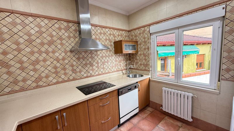 Foto c8c856df-b84b-4934-89db-42e13632c332. Casa amb calefacció aparcament a La Felguera Langreo