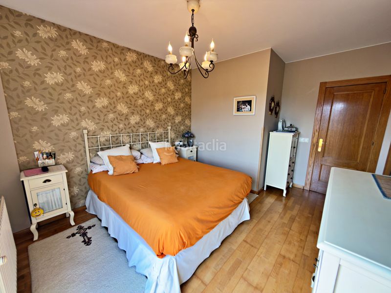 Foto 08de9c5e-d862-4b62-ba42-a993d7e6ac1a. Casa adossada amb calefacció aparcament a Llanera