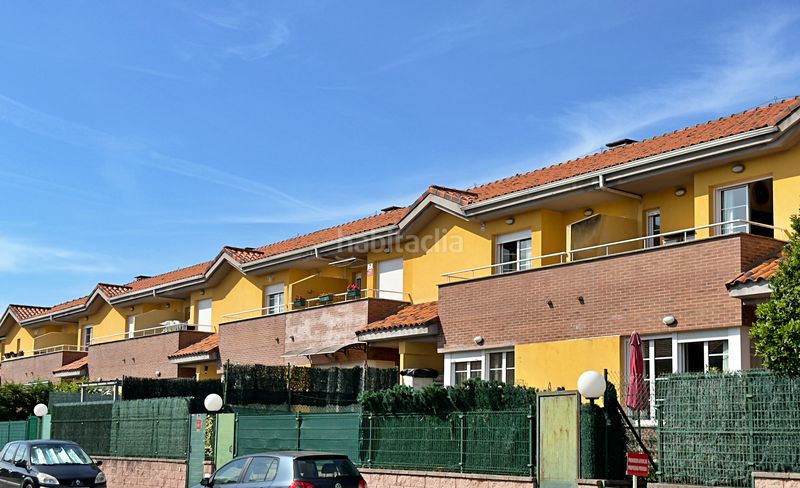 Foto 247063fb-5485-413e-9d7f-f40da6f25490. Casa adossada amb calefacció aparcament a Llanera