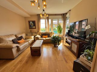 Reihenhaus in Llanera. "precioso chalet adosado en la urbanización soto de llanera"