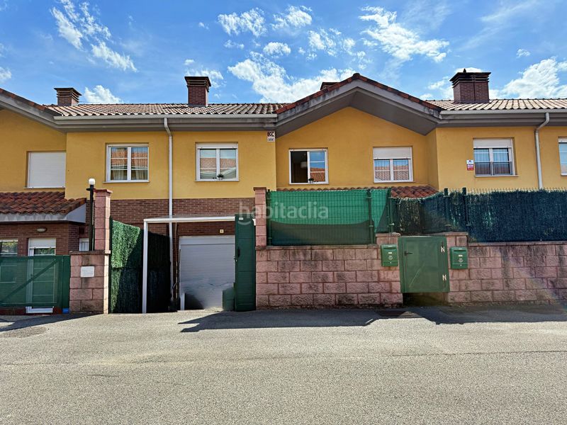 Foto 8fcfaeb8-98e5-4922-9226-72c8c6427d2b. Casa adossada amb calefacció aparcament a Llanera