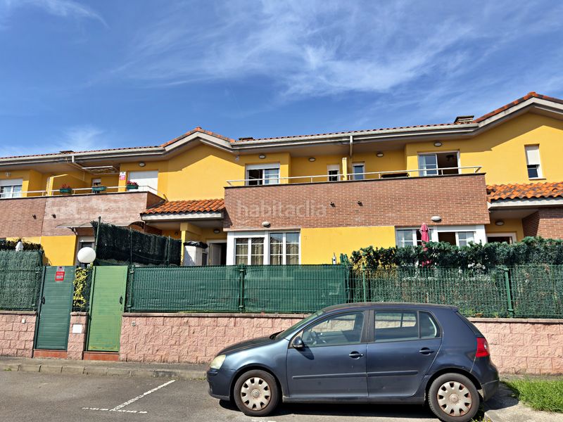 Foto e818ace2-6402-4037-b5ec-bd87f113f60a. Casa adossada amb calefacció aparcament a Llanera