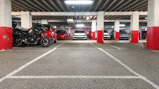 Posto auto  Calle saavedra. Plaza de garaje para coche mediano en el centro de gijón, junto