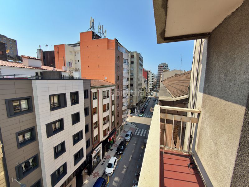 Foto b4b689c4-d728-4c98-b7db-197b5809caab. Pis amb calefacció a Centro Gijón