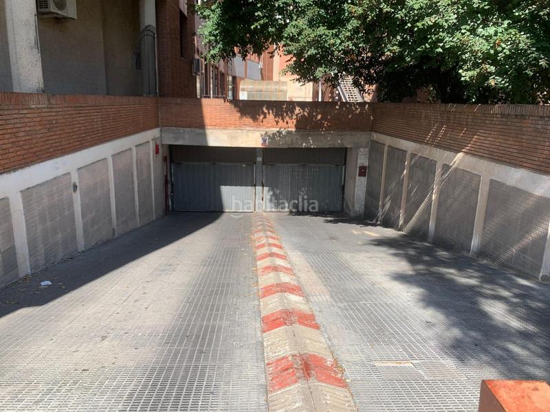 Foto f294a145-7007-4ec4-8917-709e5421ea0c. Parking voiture dans Sant Josep Hospitalet de Llobregat (L´)
