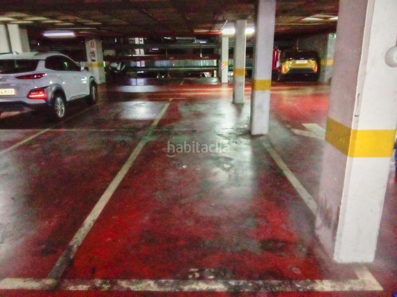 Foto 4fe9b5c1-6669-429a-ab05-106b46d56eb4. Parking coche en Sants-Badal Barcelona