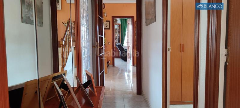 Foto 1323985a-122f-40f8-a0d7-3e41f4832e54. House with heating parking pool in La Miranda Esplugues de Llobregat