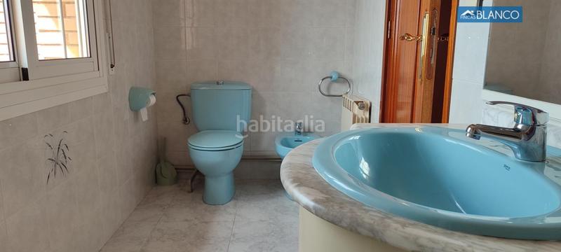 Foto 22b16da5-d7c5-477b-ae40-12068acfe122. House with heating parking pool in La Miranda Esplugues de Llobregat