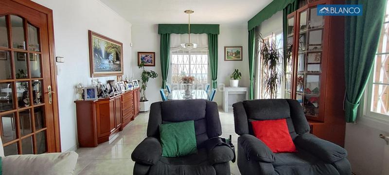 Foto 2556c396-cc69-4045-a517-f1b13e018003. House with heating parking pool in La Miranda Esplugues de Llobregat