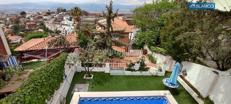 Foto 31c7fa7f-6c6e-4e93-9913-0957b37a3669. House with heating parking pool in La Miranda Esplugues de Llobregat