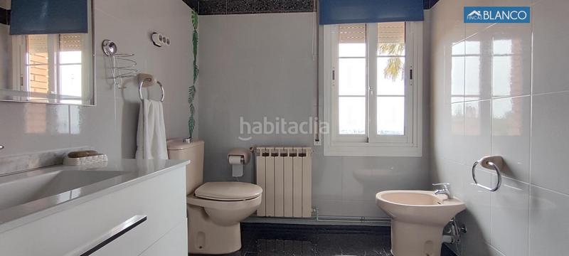 Foto 9e7f5fce-fe06-4f44-b0bd-1c98d5791f55. House with heating parking pool in La Miranda Esplugues de Llobregat