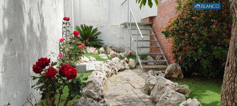 Foto d15b3fa1-19b2-4df3-a2cb-8fc1fefa0c93. House with heating parking pool in La Miranda Esplugues de Llobregat