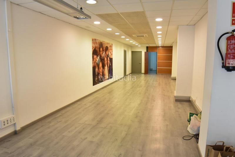 Foto 4876cb0f-5ef0-4e17-9141-1d3c8521f9df. Local comercial en Sant Ramon - Maternitat Barcelona