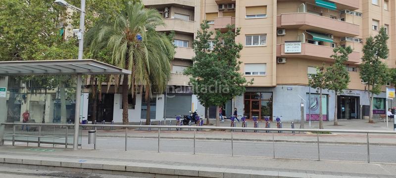 Foto 75df488c-60ca-4cde-8a9b-1af814f56706. Location local commercial dans Centre Esplugues de Llobregat