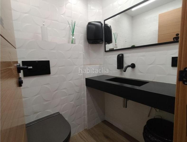 Foto 09ab575f-9e17-4ecd-a769-0c273d4d60c2. Alquiler local comercial en Centre Esplugues de Llobregat