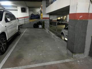 Autoparkplatz  Avenida av bosc del 21 es:1 pl:-1 pt:121 08906 l'hospitale