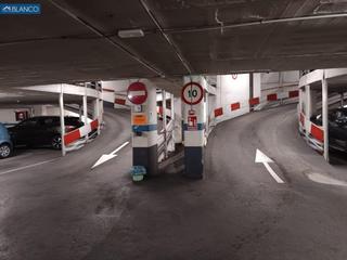 Aparcament cotxe a La Torrassa. Plaza de parking en collblanc